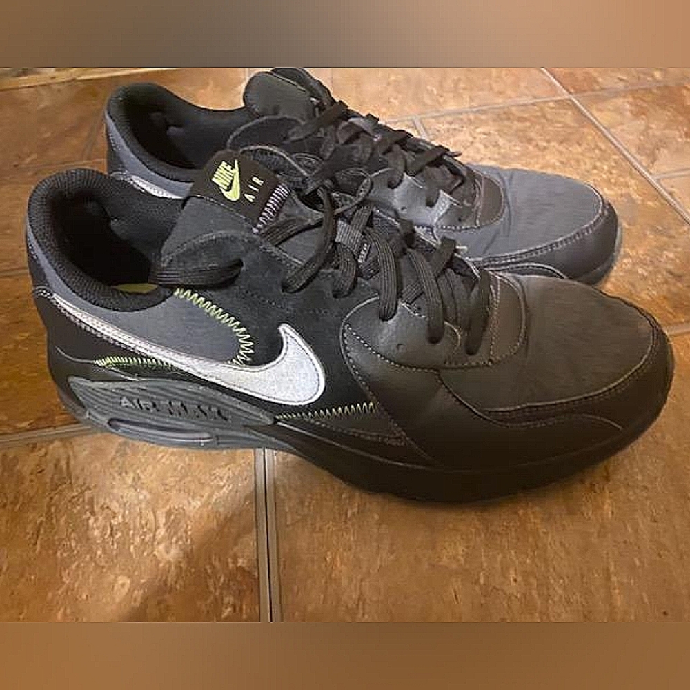 Men's Nike Excee Shoes